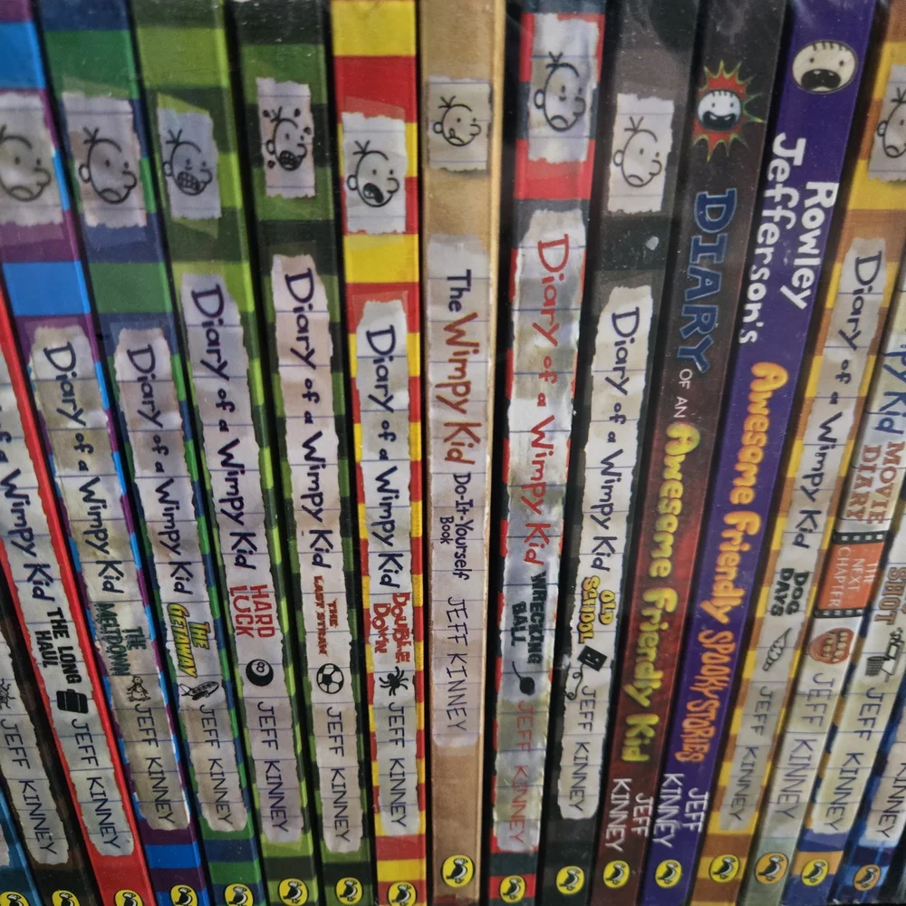 Diary Of A Wimpy Kid Box Of Books 1-23 NEW in box sealed - Picture 6 of 8